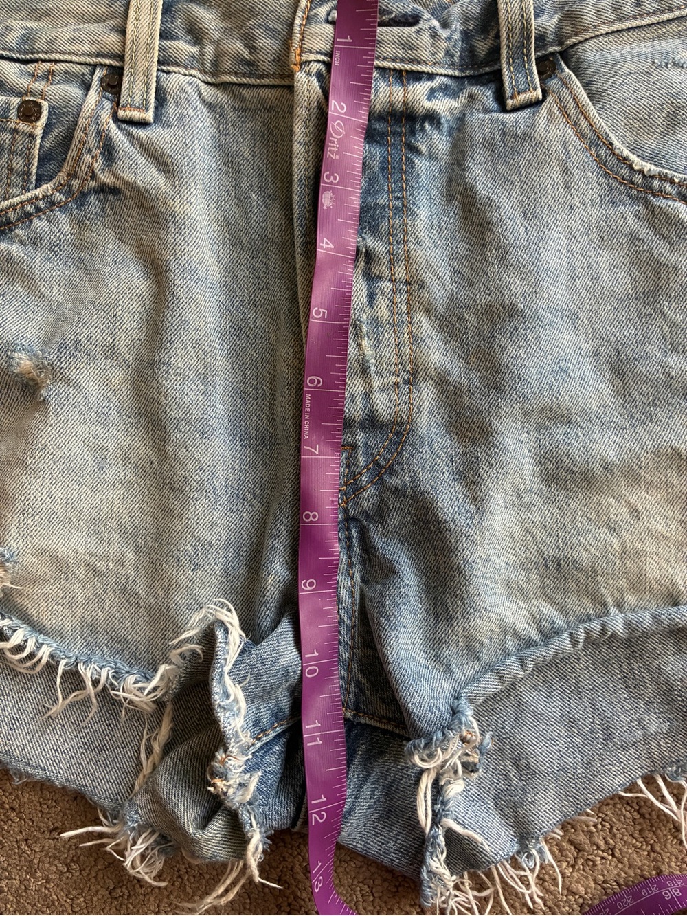 Levi’s Light Blue Distressed Denim Women’s Shorts - Picture 4 of 7